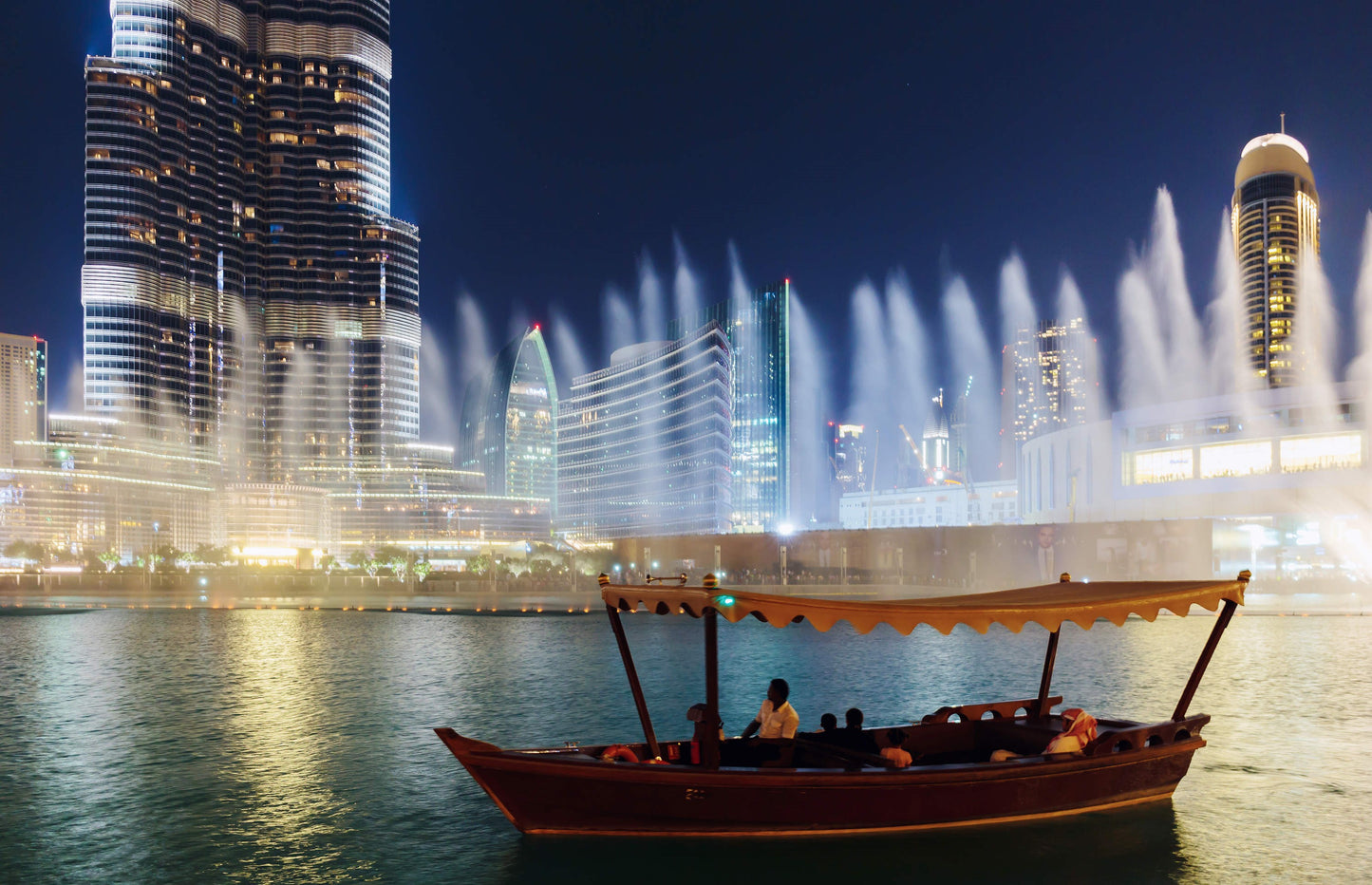 Dubai Fountain show lakeride