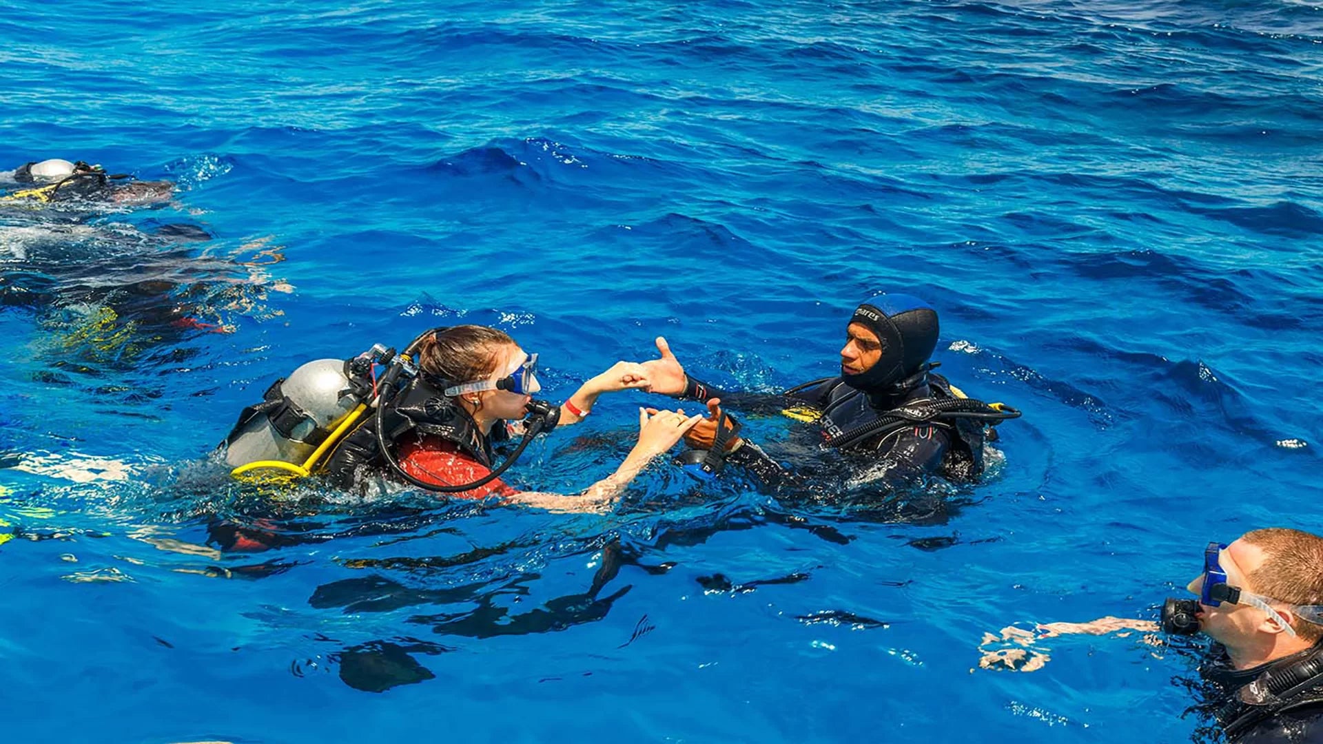 Top Places for Scuba Diving in Dubai