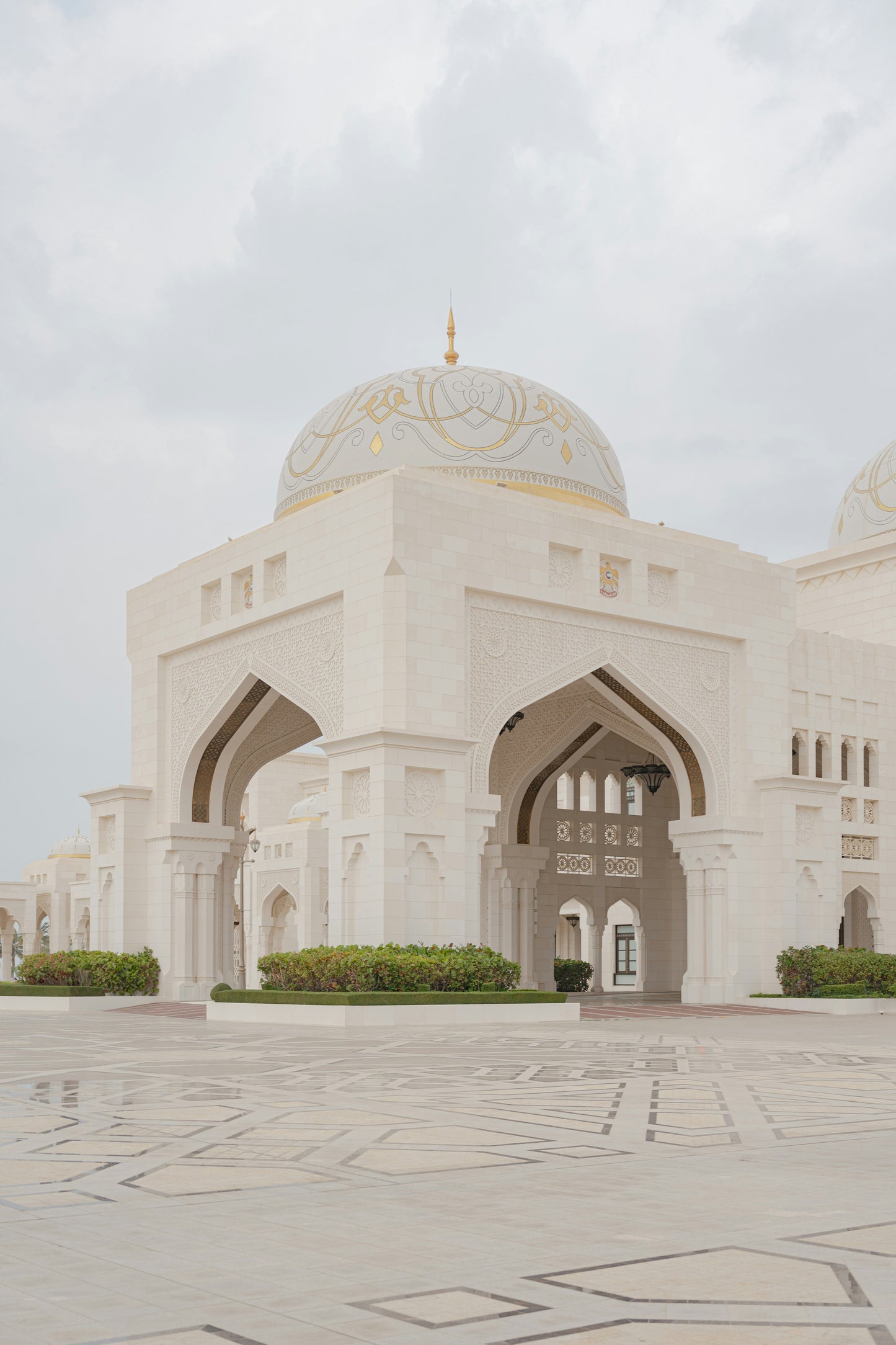 qasr al watan palace